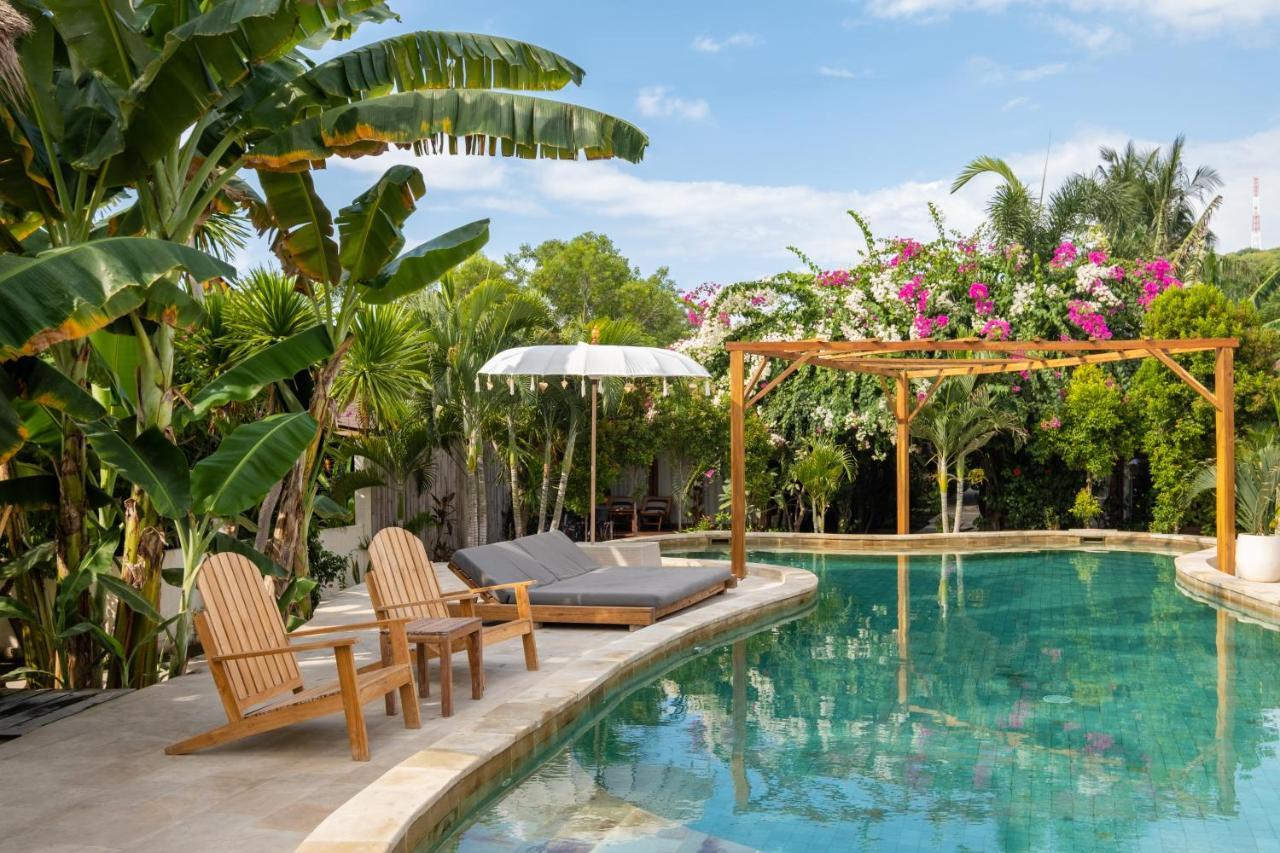 Gili Teak Beach Front Resort Gili Trawangan Exterior photo