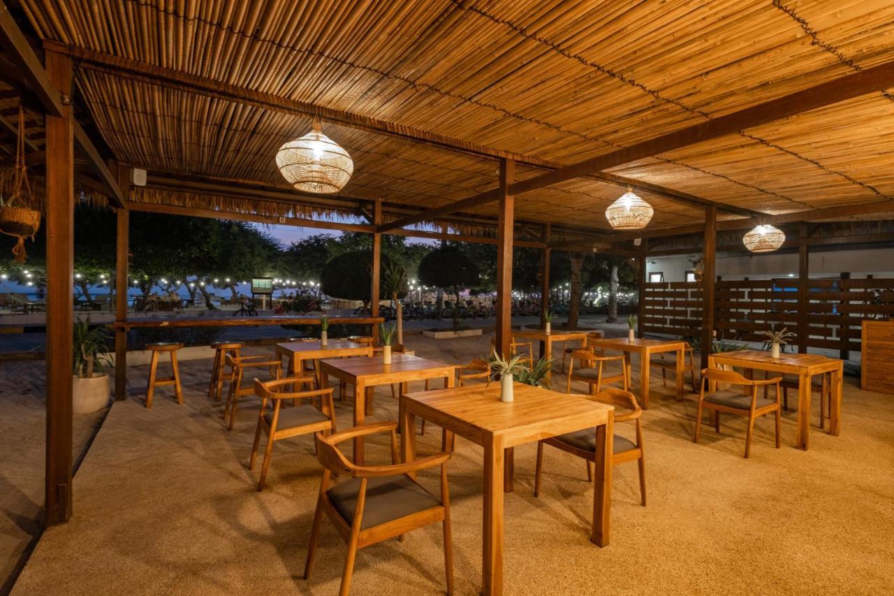 Gili Teak Beach Front Resort Gili Trawangan Exterior photo