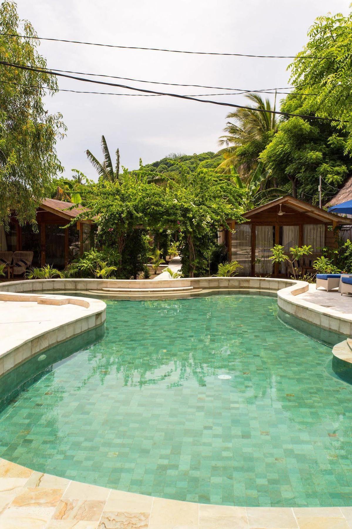 Gili Teak Beach Front Resort Gili Trawangan Exterior photo