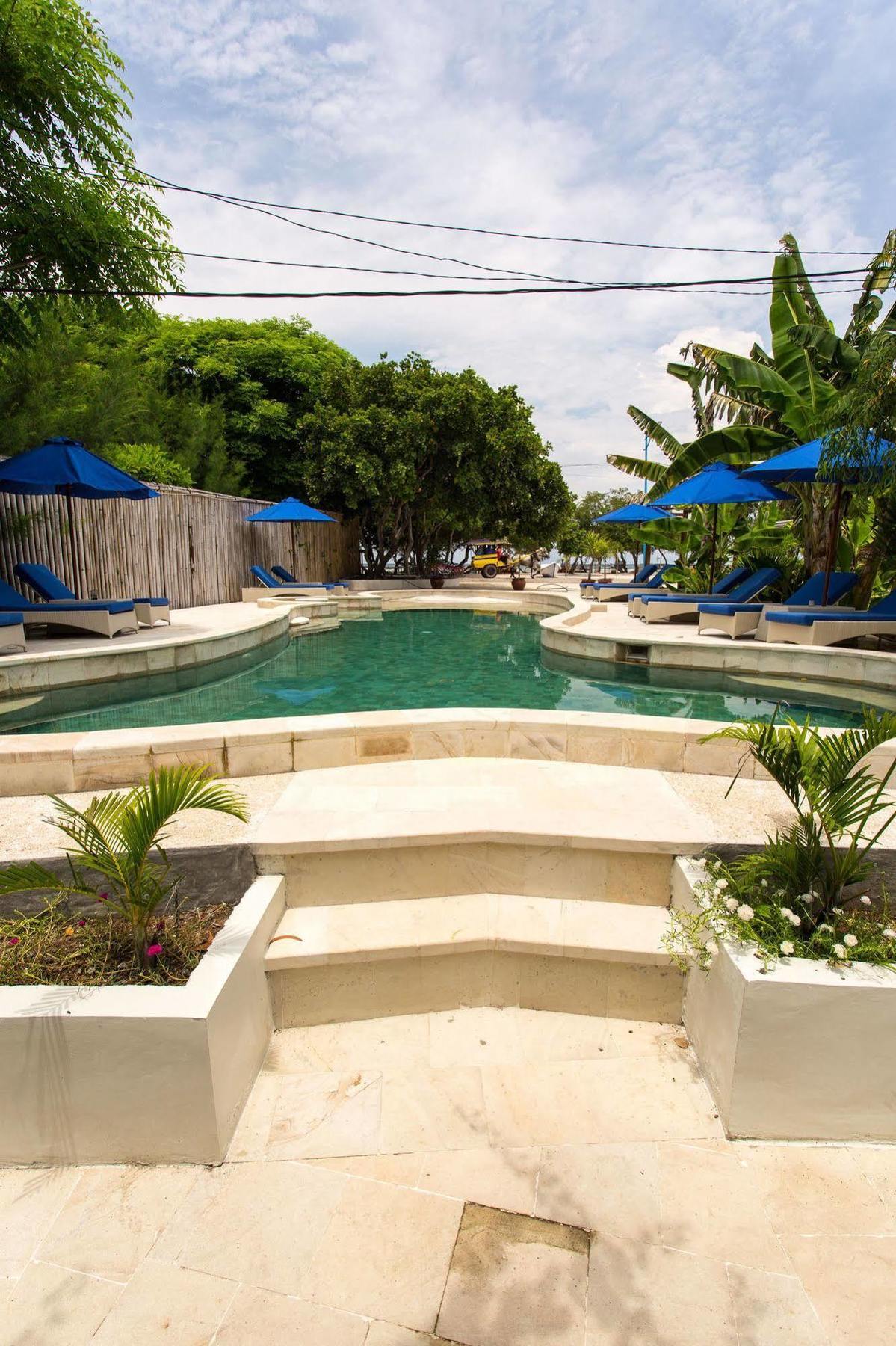 Gili Teak Beach Front Resort Gili Trawangan Exterior photo